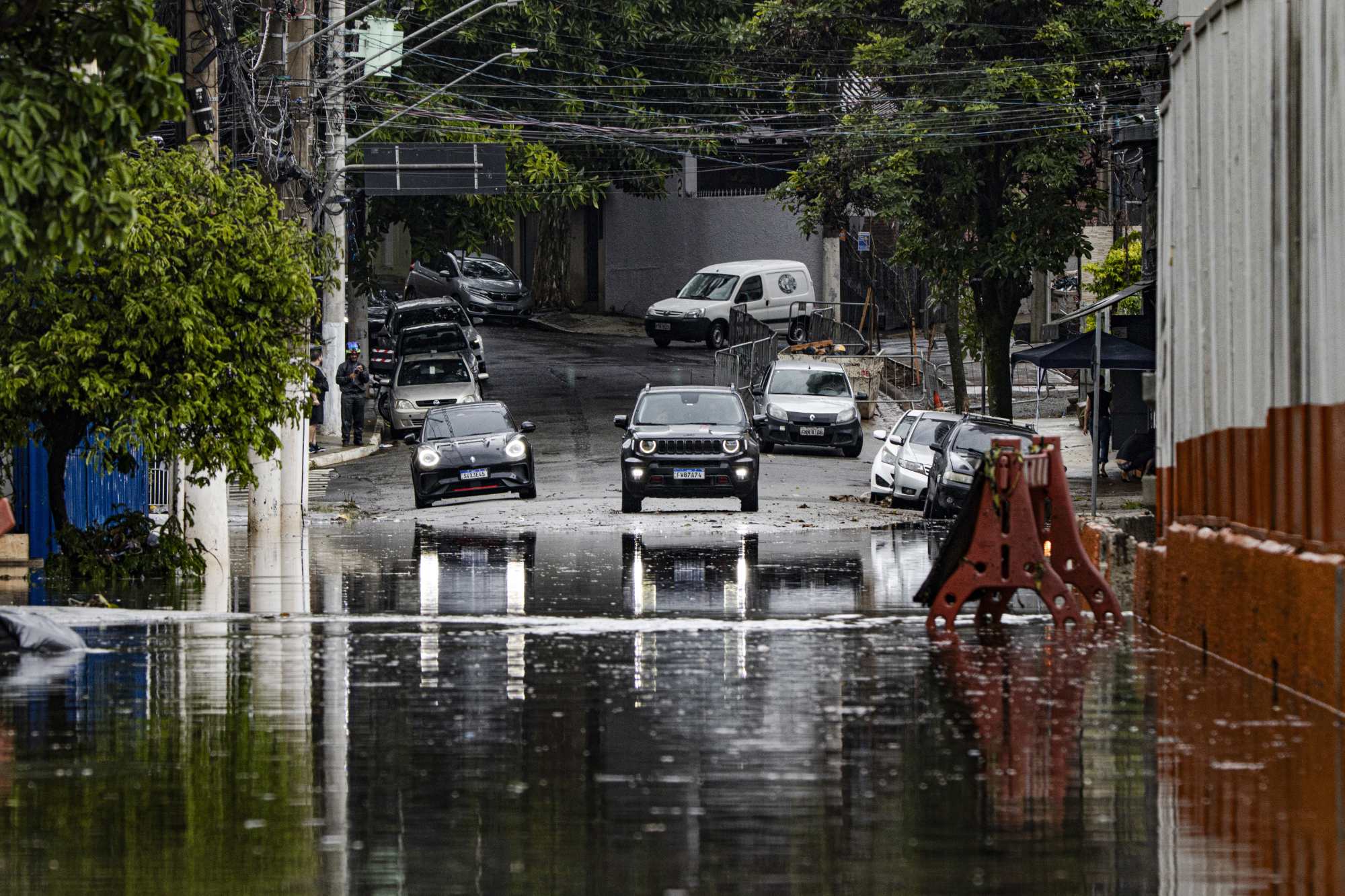 Alagamento no bairro Pompeia, São Paulo